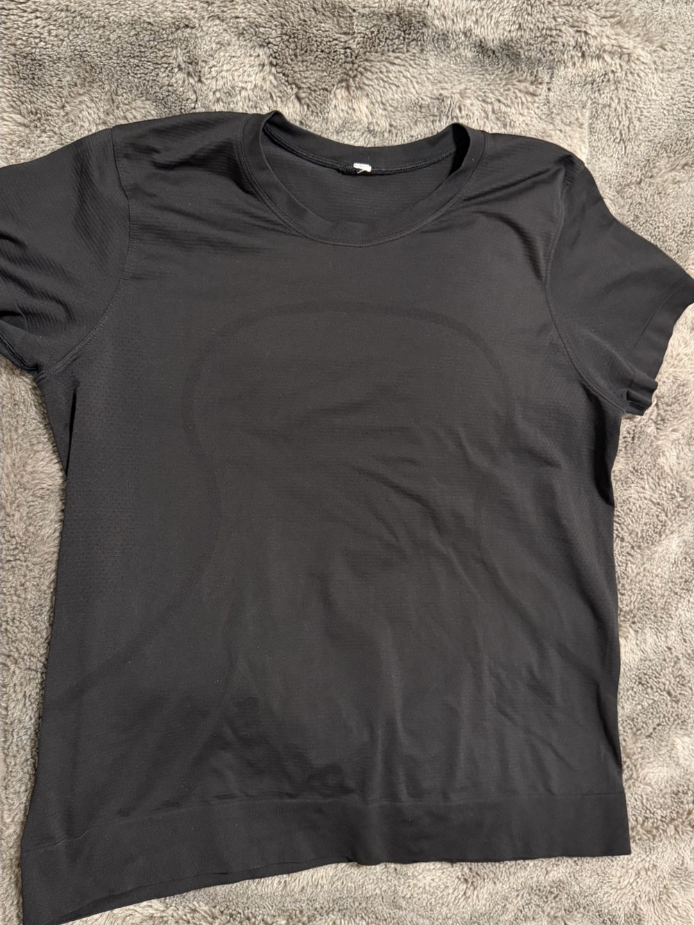 Lululemon Black Short Sleeve Athletic Top – Size 12